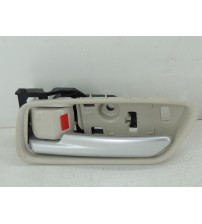 Maçaneta Dianteira Esquerda Toyota Corolla Cross 2022 Dianteira