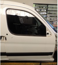 Porta Carona Limpa Com Friso Peugeot Partner 2020 Dianteira Direito Branco