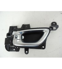 Maçaneta Interna Traseira Esquerda Ram Rampage 2024 Traseira