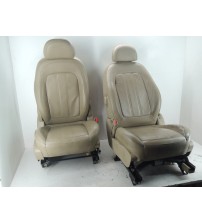 Par Bancos Dianteiros Couro Caramelo Gm Captiva Sport 2010 Caramelo