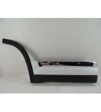 Aplique Porta Traseira Direita Tiggo 8 2024 Com Detalhe Branco