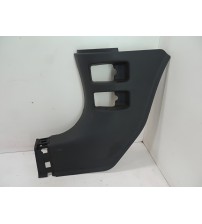 Acabamento Canto Soleira Dianteira Esquerda Honda Hr-v 2023 Preto