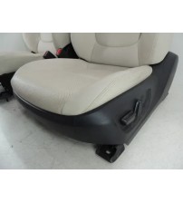 Par Bancos Dianteiros Sem Apoio De Cabeça Corolla Cross 2022 Original