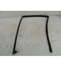 Canaleta Vidro Porta Traseira Direita Toyota Hilux 2024 Original Canaleta Vidro Porta Traseira Direita Toyota Hilux 2024 Original